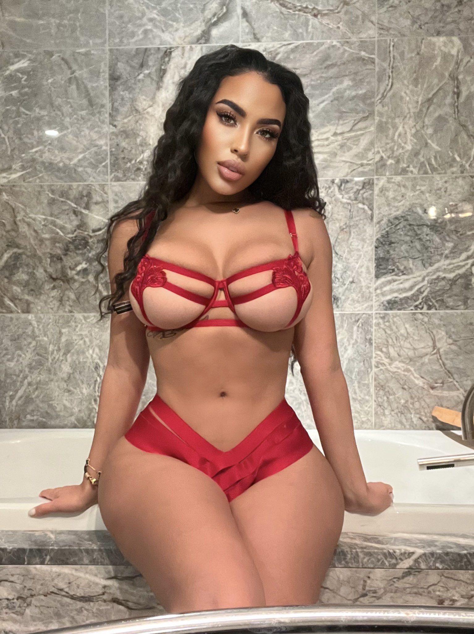 TW Pornstars - 1 pic. Destiny Skye💋. Twitter. 🌶. 10:42 PM - 13 Jan 2022
