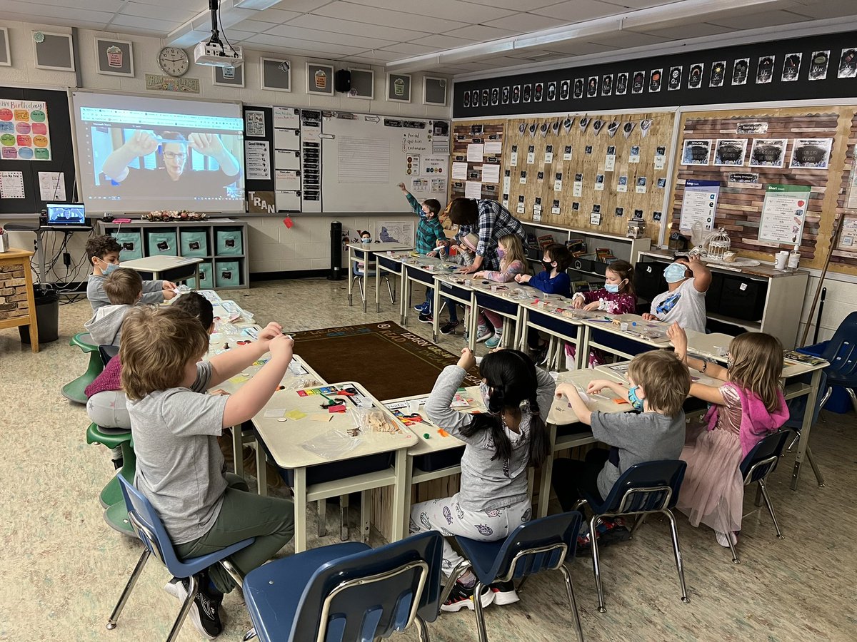 MsTransTigers's tweet photo. Today in Grade One we had Lots of Fun Exploring different Materials and Structures with @Sci_in_School and our Amazing Leader Scientist Sonia! #objects #materials #structures #science #learningtogether @Empire_mj @PrairieSouth https://t.co/o6wDEqNlNJ