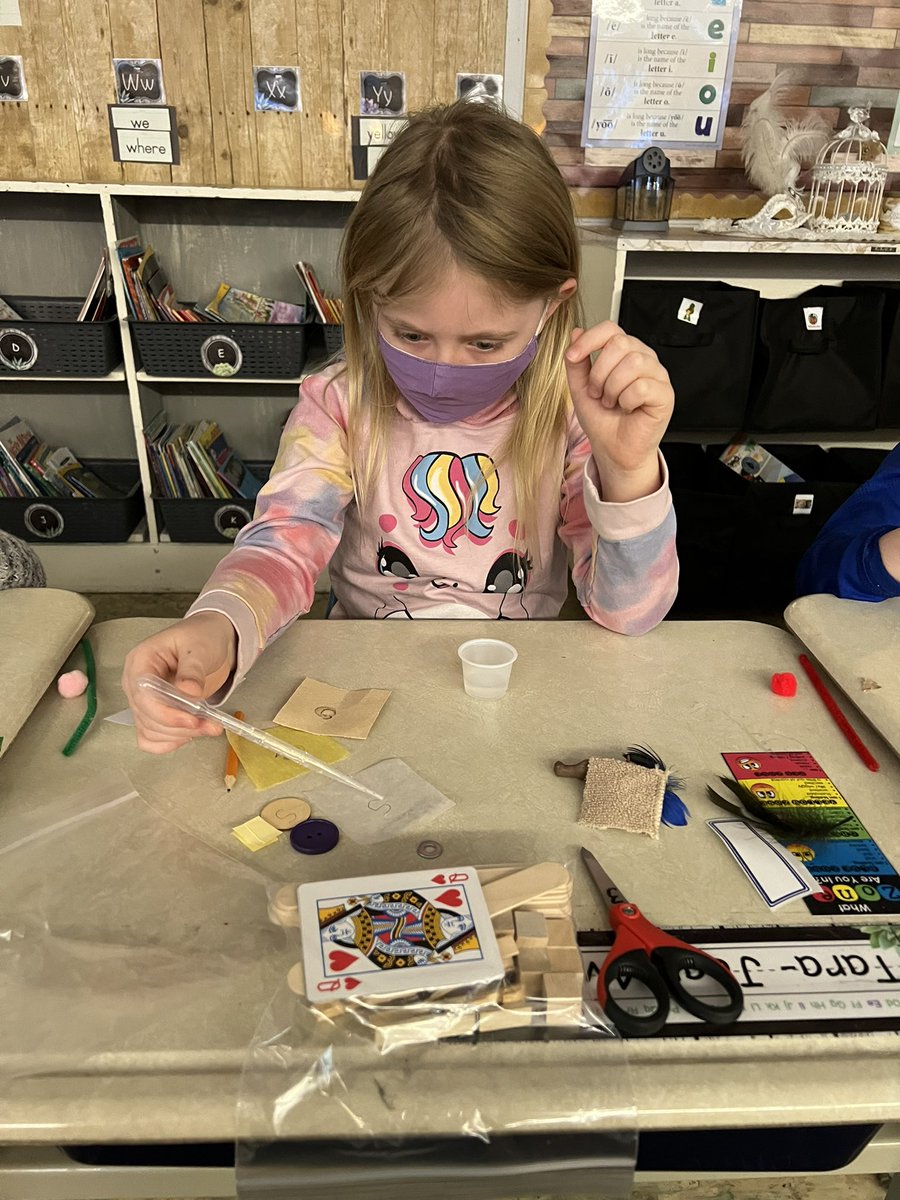 MsTransTigers's tweet photo. Today in Grade One we had Lots of Fun Exploring different Materials and Structures with @Sci_in_School and our Amazing Leader Scientist Sonia! #objects #materials #structures #science #learningtogether @Empire_mj @PrairieSouth https://t.co/o6wDEqNlNJ