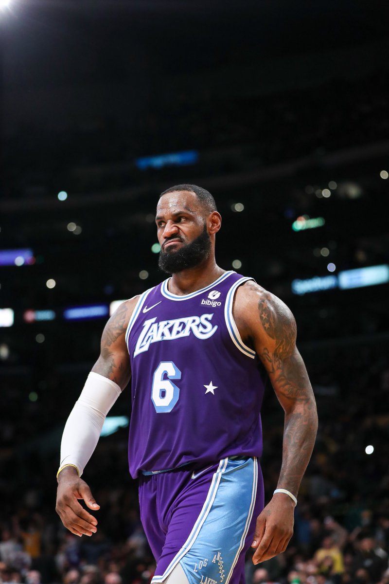 LeBronEnEspanol's tweet photo. #LeBronJames #NBAAllStar https://t.co/A0xn5nR8Xi