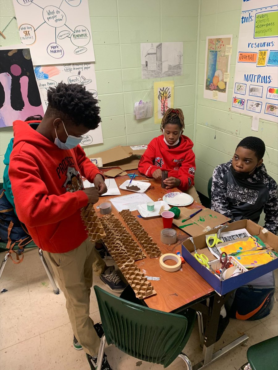 Students explore and experiment with various artist mediums from clay, chalk pastels and paint, to construction with 3D materials. <a href="/MobilePublicSch/">MobilePublicSchools</a>