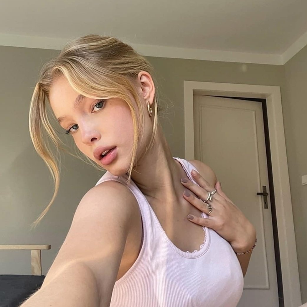 lucysswsly's tweet photo. 🧃 https://t.co/vbO6CGc9fN