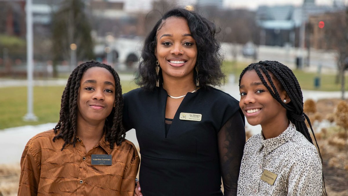 Aja Ellington, BSW'18, MSW'21, founded South Bend's Free Your Wings Youth Mentoring in 2018. The organization focuses on tutoring, mentoring, wellness, life skills training, and community actions. buff.ly/3EPv3WA