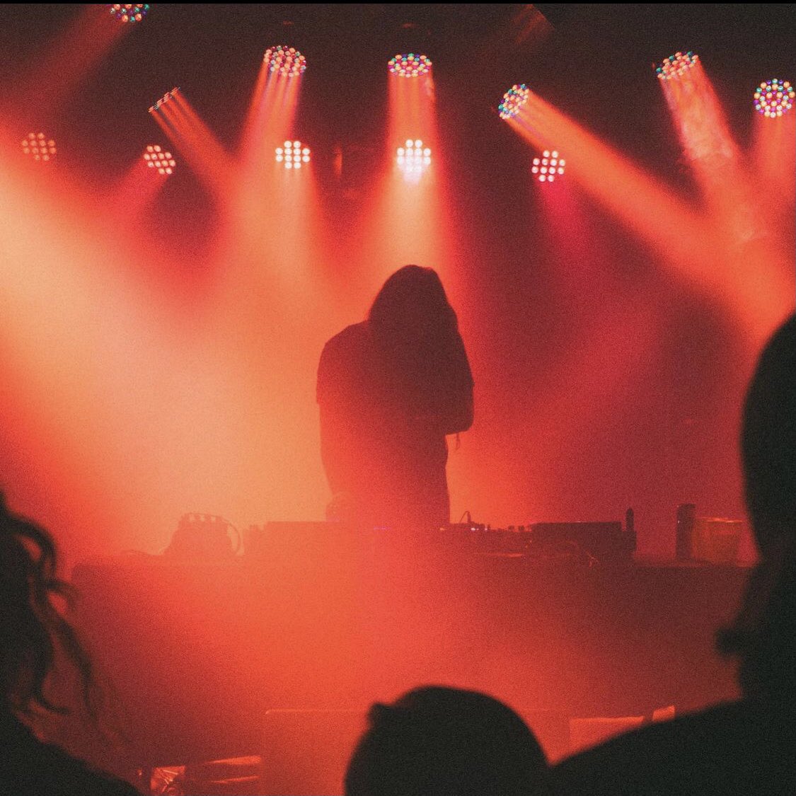 dimmak's tweet photo. “Cold Comfort (feat. @andrewpaley) [Remixes]” OUT TOMORROW 🎸

@OMASMUSIC
#MONASAN
#ARKAYNE 

🔗 https://t.co/uRA82g1KMZ https://t.co/5azrJXWt5X