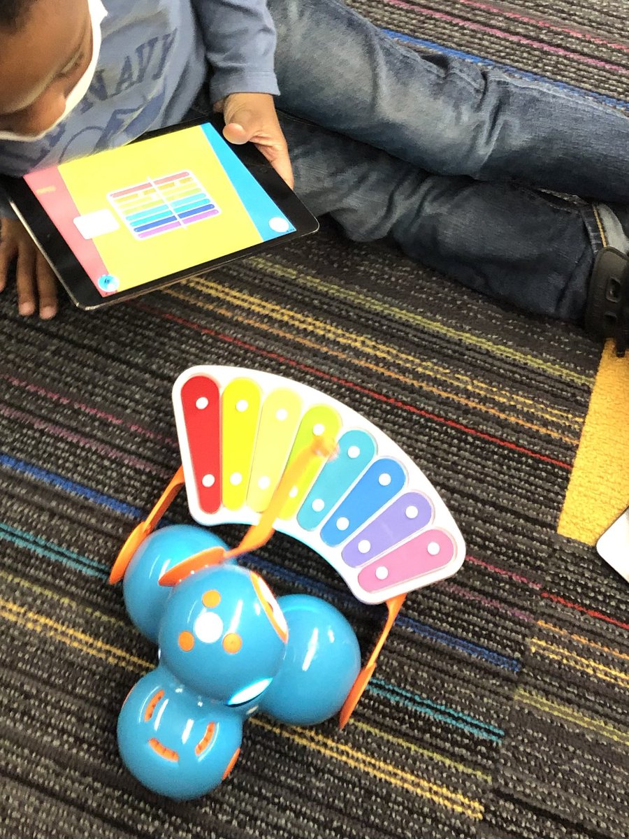 Coding in Kindergarten!  Thank you @joyineer for an amazing learning experience!  <a href="/katie_catania/">Katie Catania</a> #parkwayfever