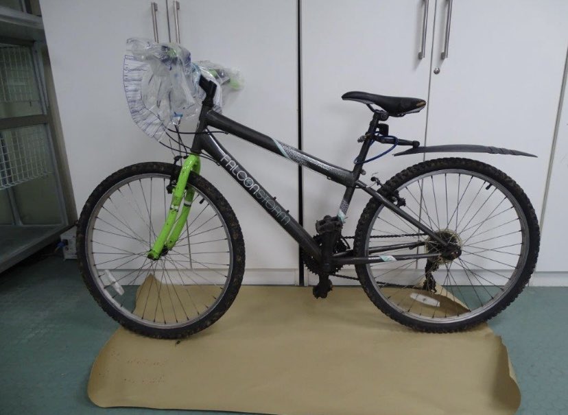 Ashling Murphy’s killer is still out there. 

If you have any info but don’t want to contact Tullamore Garda Station directly, please call the Garda Confidential Line on 1800 666 111.

Gardaí looking for anyone with info on distinctive Falcon Storm bike. Pic attached. Please RT