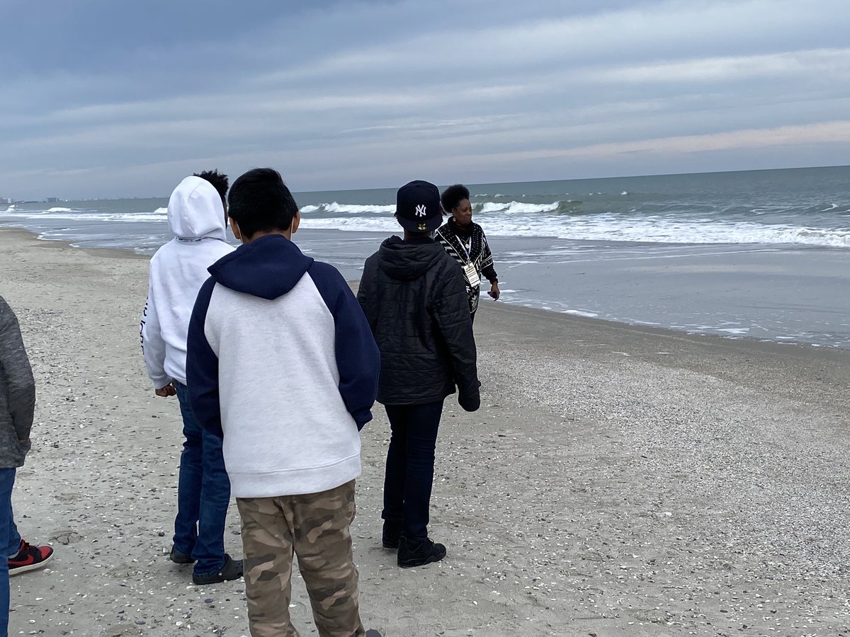FMSJrBetaClub's tweet photo. You can’t go to Myrtle  Beach without going to the beach! @FairfieldMiddle #betacon22 https://t.co/5WhmvyO9do