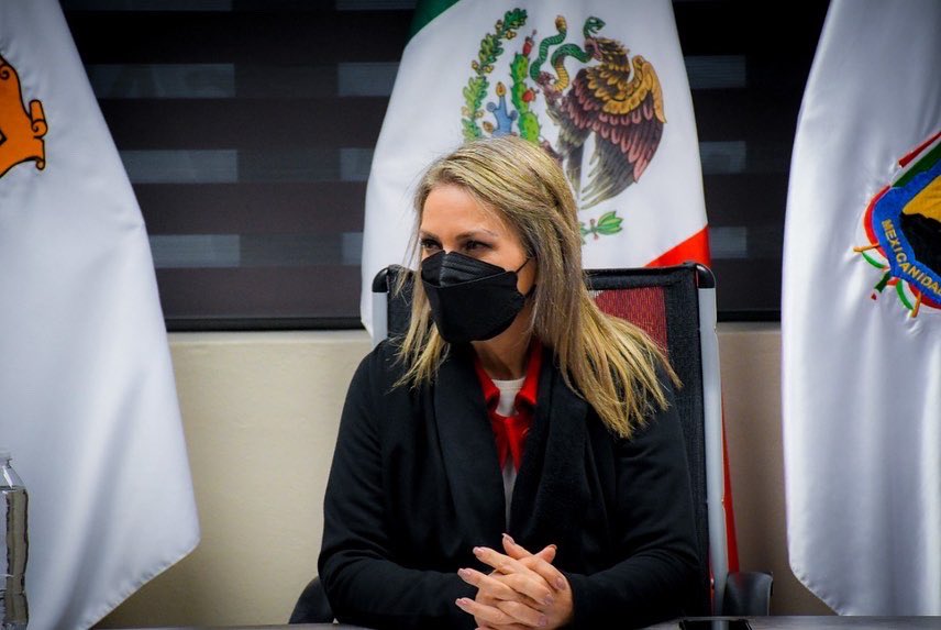 normaltrevino's tweet photo. Recibimos a los Directivos de la empresa Ferromex con quienes trabajaremos en obras y programas beneficiando a todas las familias de nuestra frontera.
#PiedrasNegras 
#SomosTodos https://t.co/13pdP2fuxM