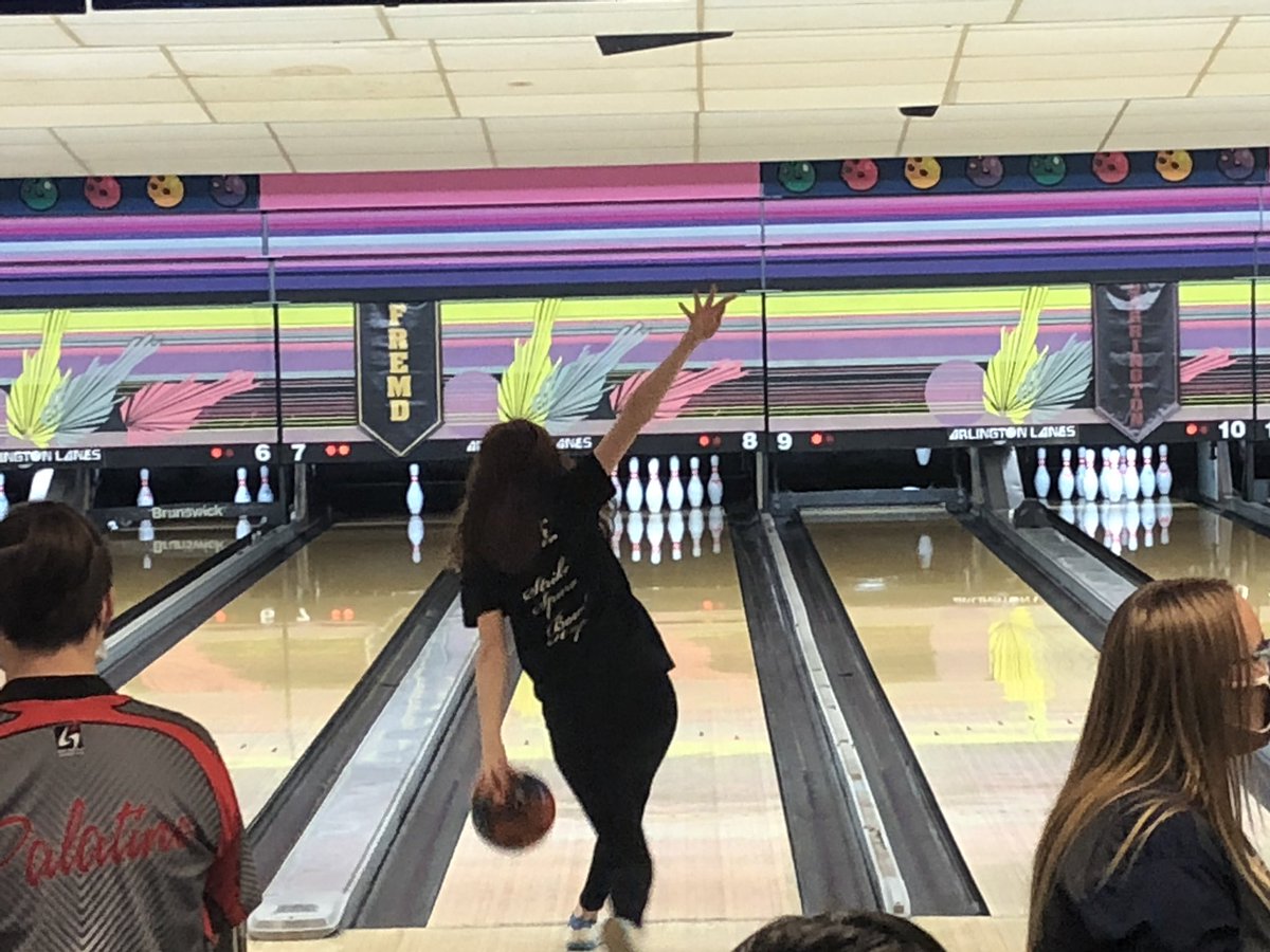 FremdAthletics's tweet photo. Girls Bowling in MSL action vs Palatine https://t.co/YVCjj92to0