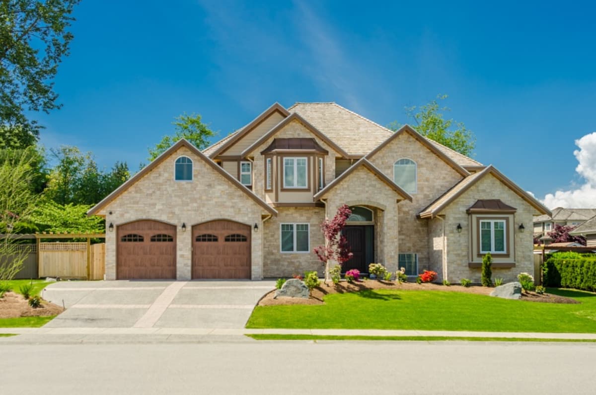 CTEagle6's tweet photo. What's covered by hazard insurance is covered by this article. #homeinsurance #realestate  https://t.co/uQoxcxCF40 https://t.co/hujkQkBxmv