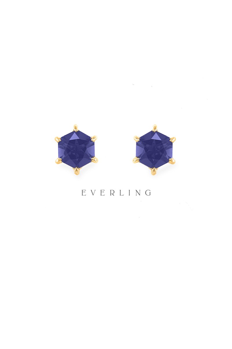 Starbursts for your ears.

These Iolite stones are in 14k gold. The client wanted jewelry to match her hair: blue, purple and pink! We have her other sets coming up in future posts. Stay tuned...

#iolite #seattlecustomjewelry #colorfulstones #sustainablejewelrymaker #boldstuds