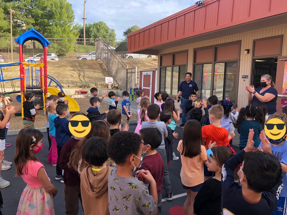 LinzFeliberty's tweet photo. Spotted:@davidmiyashiro teaching kindergarten at VG today! When the @CajonValleyUSD superintendent’s motto is “all hands on deck” and he shows up to teach during a substitute shortage=extra thankful for leadership who isn’t afraid to jump in and help! @bautistat27 @VistaGrandeCV https://t.co/WN7EkGnF3T
