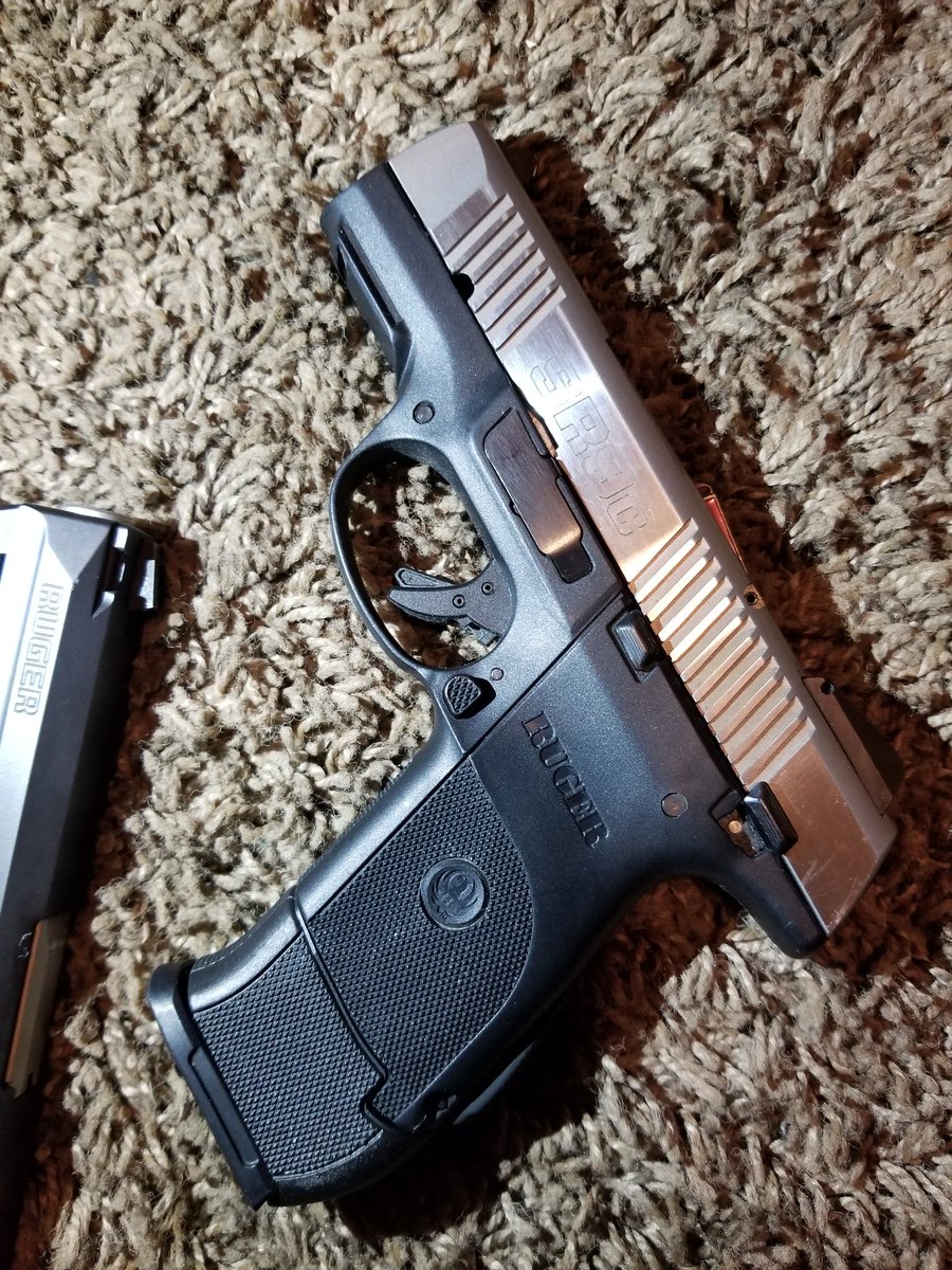 SuperCeezy's tweet photo. I'll never let you go bae❤❤❤ #Ruger #SR9C #2A #MyBabyLove https://t.co/GD9ZioQ271