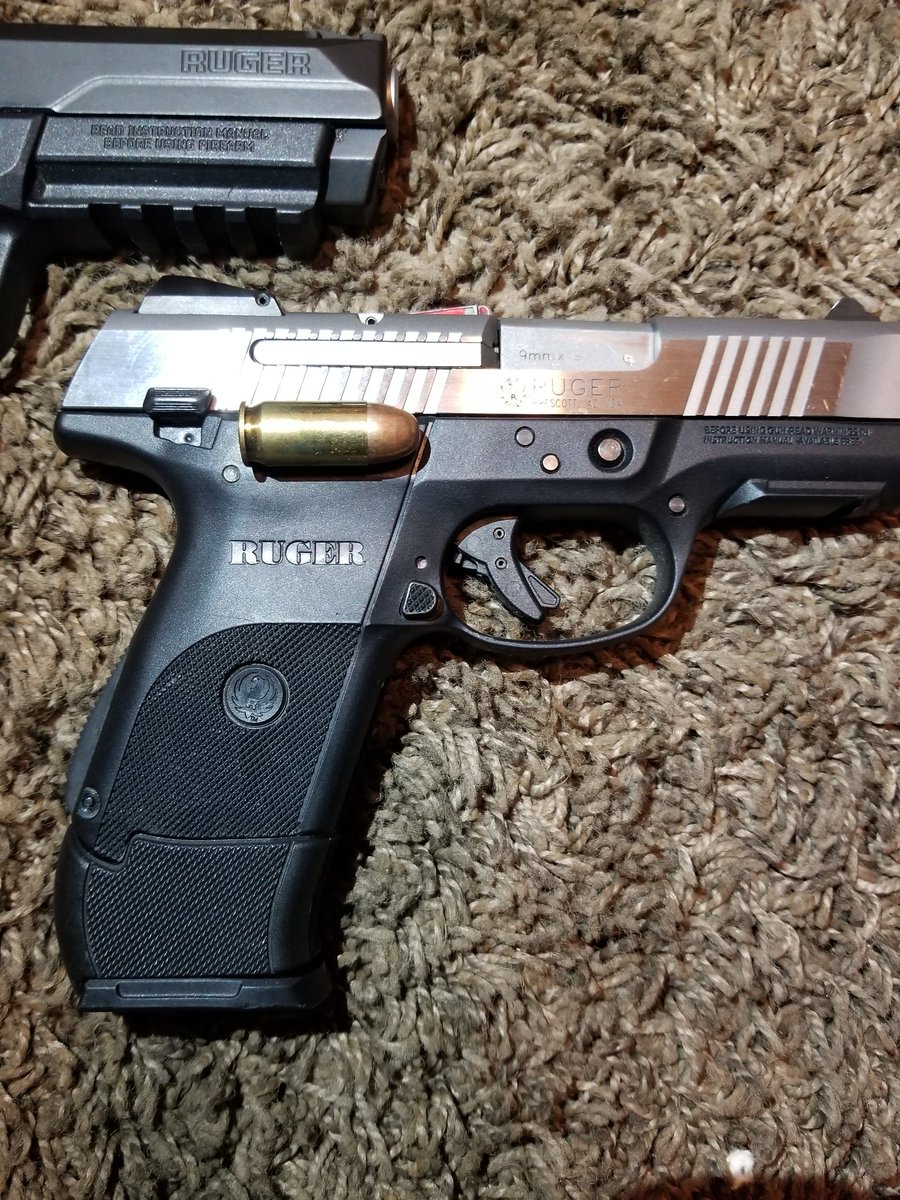 SuperCeezy's tweet photo. I'll never let you go bae❤❤❤ #Ruger #SR9C #2A #MyBabyLove https://t.co/GD9ZioQ271