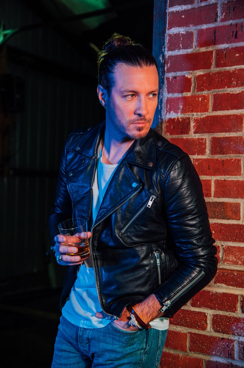 make sure you’re following me on TikTok to get a sneak peak of a brand new unreleased song! #SchoolForIt tiktok.com/@raynejohnsonm…