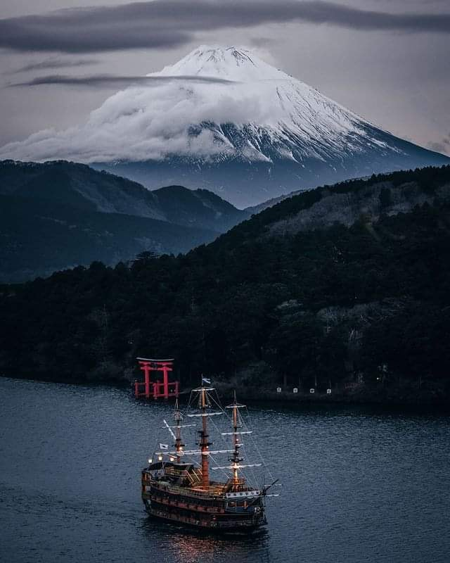 Hakone, Japan.📷 @_deepsky