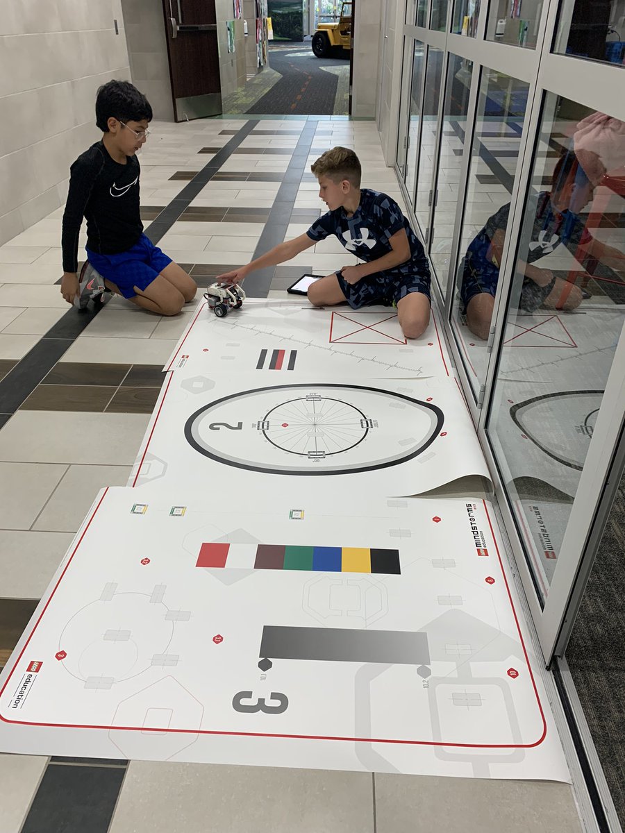 KeithK_TechCE's tweet image. Teams are fully ready to attack the #Herorobotics 2022 game….@HumbleISD_CE @ElizabethFagen @LuciSchulz1 #LightTheWay @HumbleISD_DDI