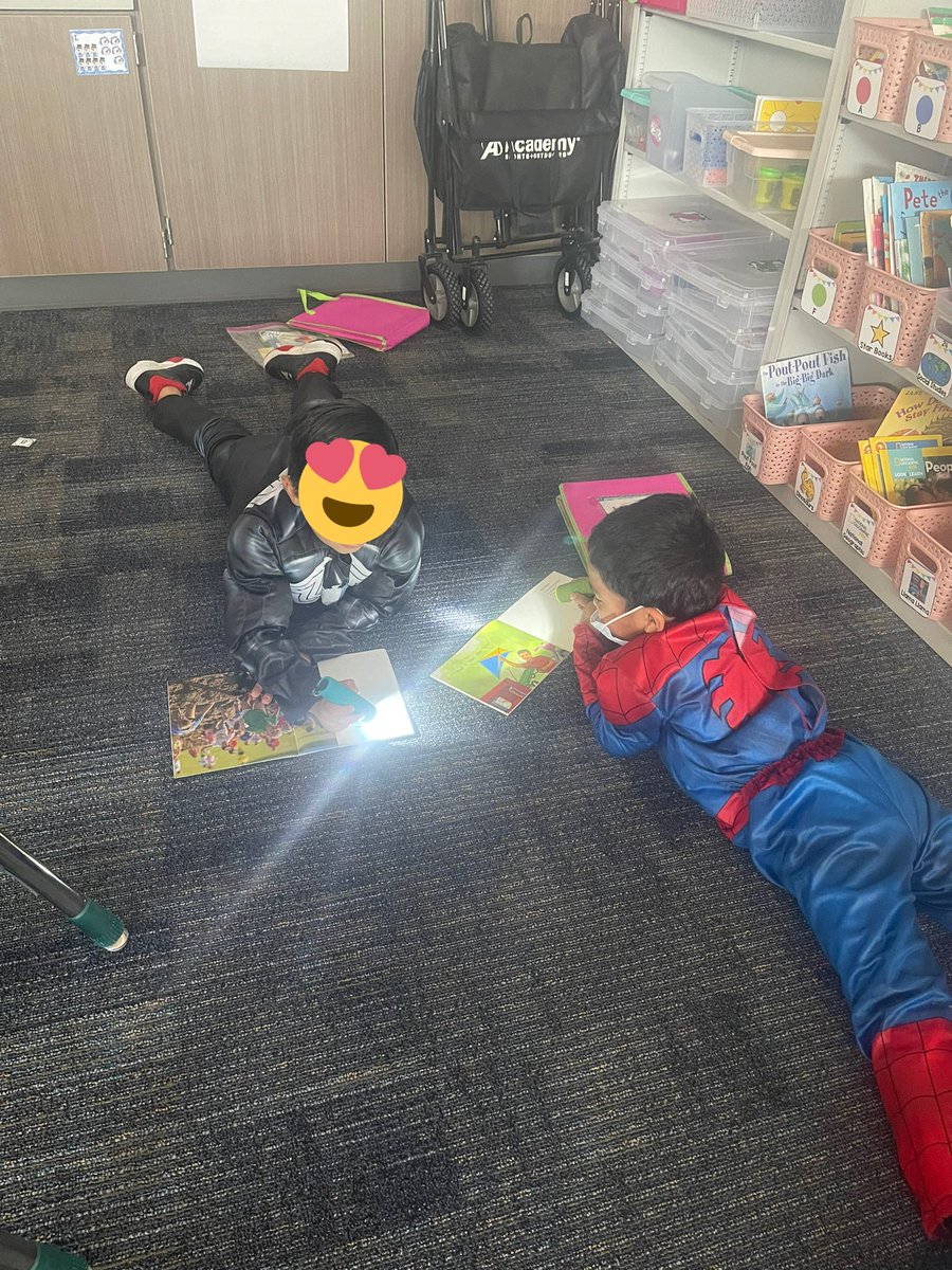 SarahKate6237's tweet photo. We loved celebrating our growth today in kinder. We are super readers and writers! #growinglieders https://t.co/N10prOlaYl