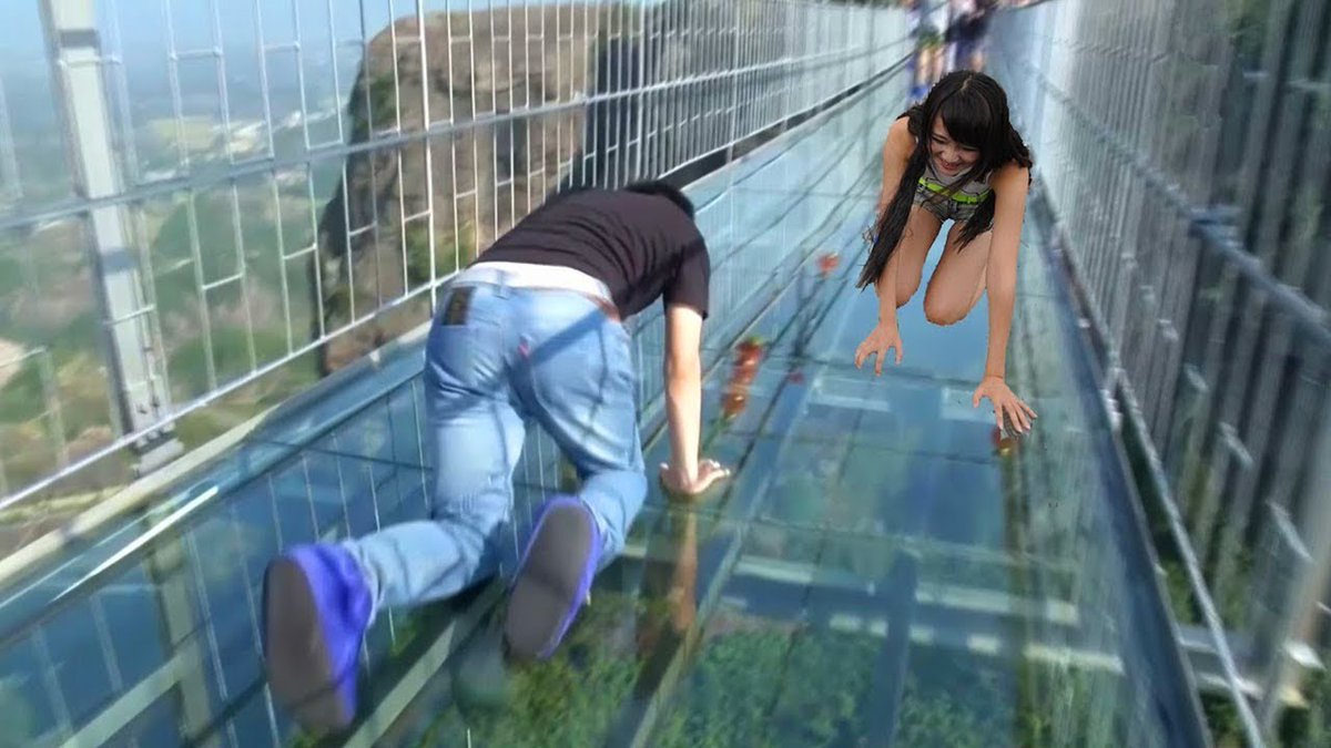 tu_memero's tweet photo. Si hicieran un puente así de Cuba a Miami, tendrías el valor de cruzarlo? No sé para hecharte una buena meriendita digo yo...😅 https://t.co/hT6OnIwwTf