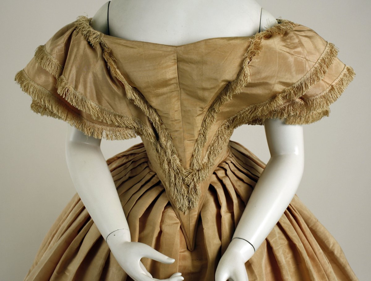 WikiVictorian tweet media