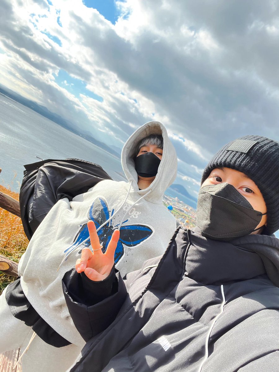 doiedonutscart's tweet photo. PH ONLY | GIVEAWAY KASI PUTANGINA  FINALLY A RENYANG SELCA ><

- 100 php gcash 

mechanics
- just rt and reply this renyang selca pic

ends mamayang 10:23 pm https://t.co/jfqV3wNF5f