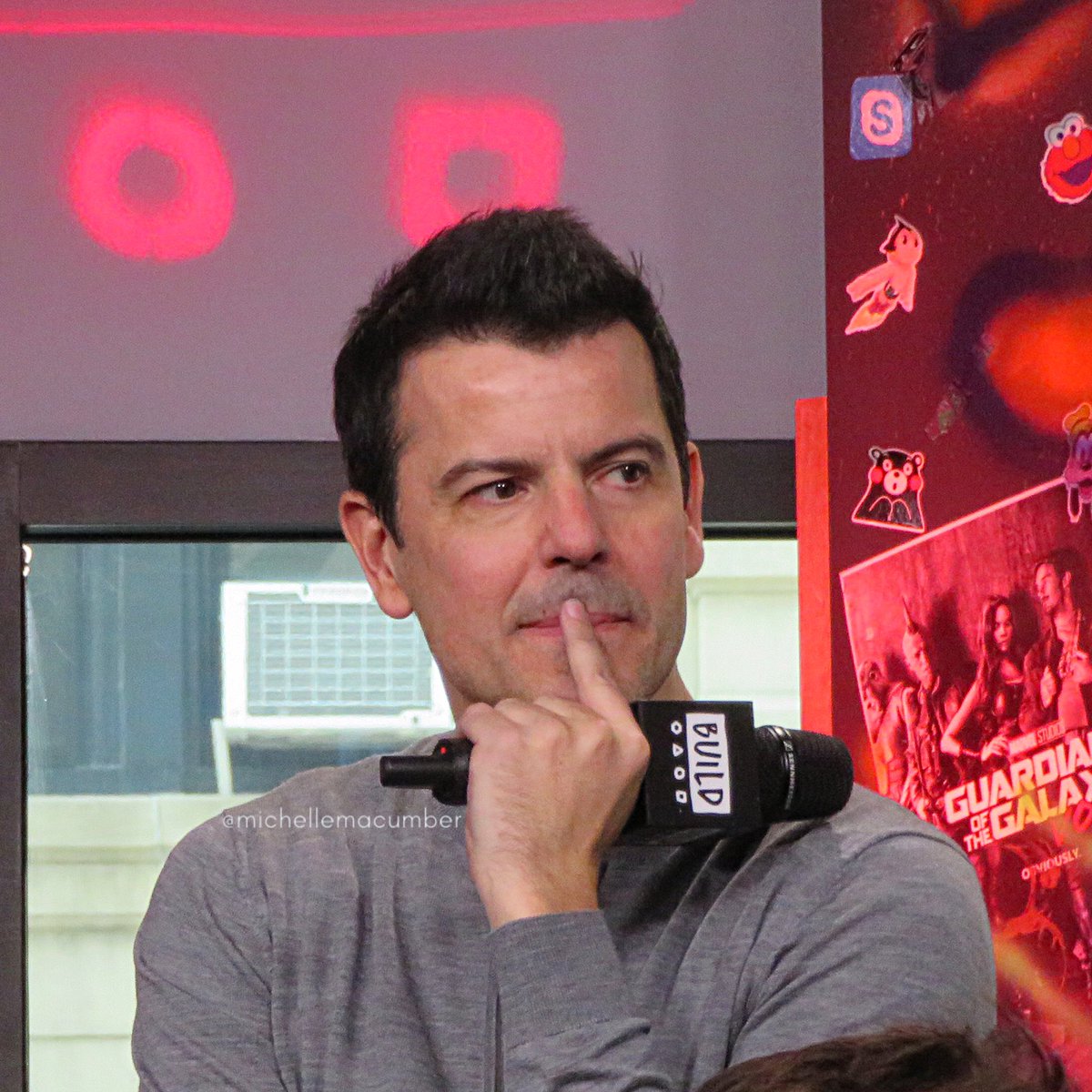 MichelleMacumbe's tweet photo. @Fan4Life143 @NKOTB @DonnieWahlberg @dannywood @JonathanRKnight @joeymcintyre @rosetours How about this #KnightSweater from @BUILDseriesNYC 🥰🥰🥰🥰 #SweaterWeather #JordanGirls #JordanKnight #BetterSweater #ThatDimple https://t.co/T7UdFnkyJu