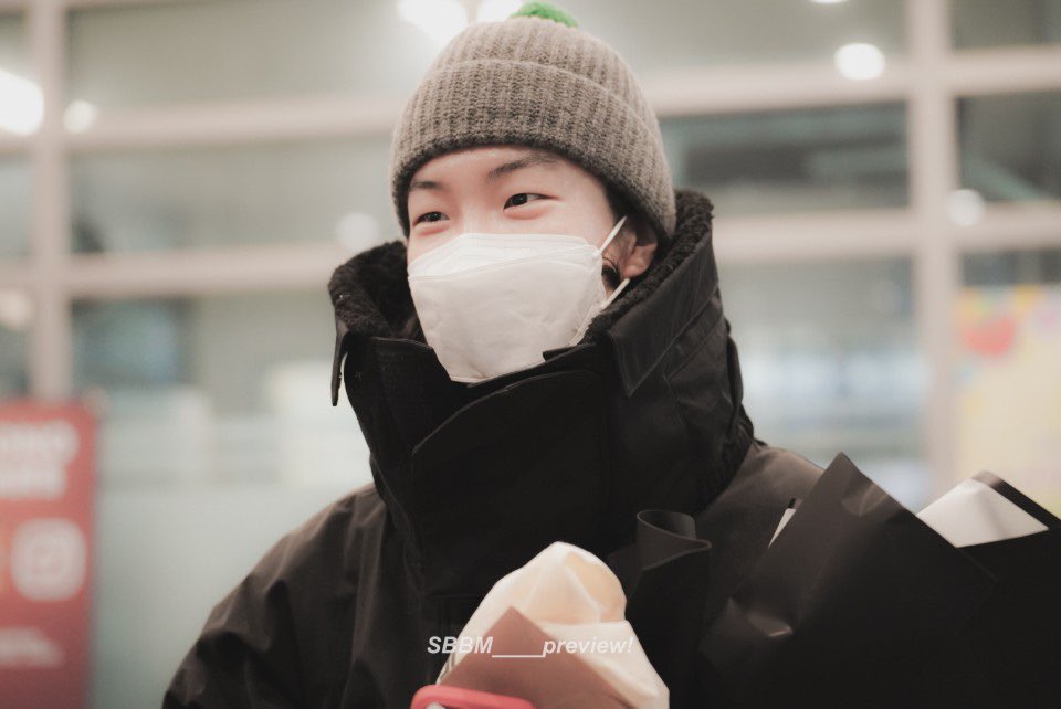 SBBM_sh's tweet photo. 220114 소���해제
마지막 퇴근( ᵒ̴̶̷̥́ ·̫ ᵒ̴̶̷̣̥̀ ) 
@official_hoony_ 
#이승훈 #HOONY #위너 #WINNER https://t.co/XImJqhygzH