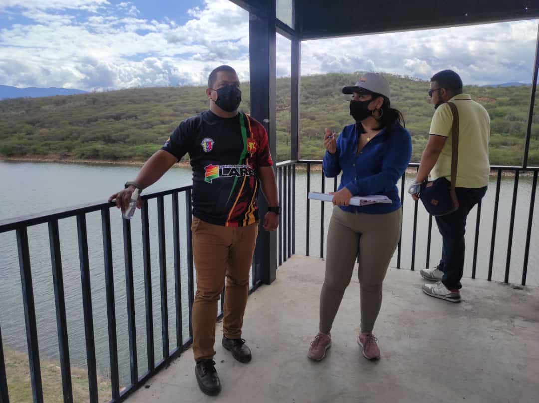 FUNDELA_LARA's tweet photo. #13Ene Hoy nos acompañó a la Pista de Canotaje Dos Cerritos,la compañera Eglimar Rodríguez en representación del Ministerio del Poder Popular de Obras Públicas,quien luego de recorrer el espacio, valoró su belleza y el trabajo efectuado
@AdolfoP_Oficial
#PuebloEnUnidadPatriótica https://t.co/POdsT1cShp