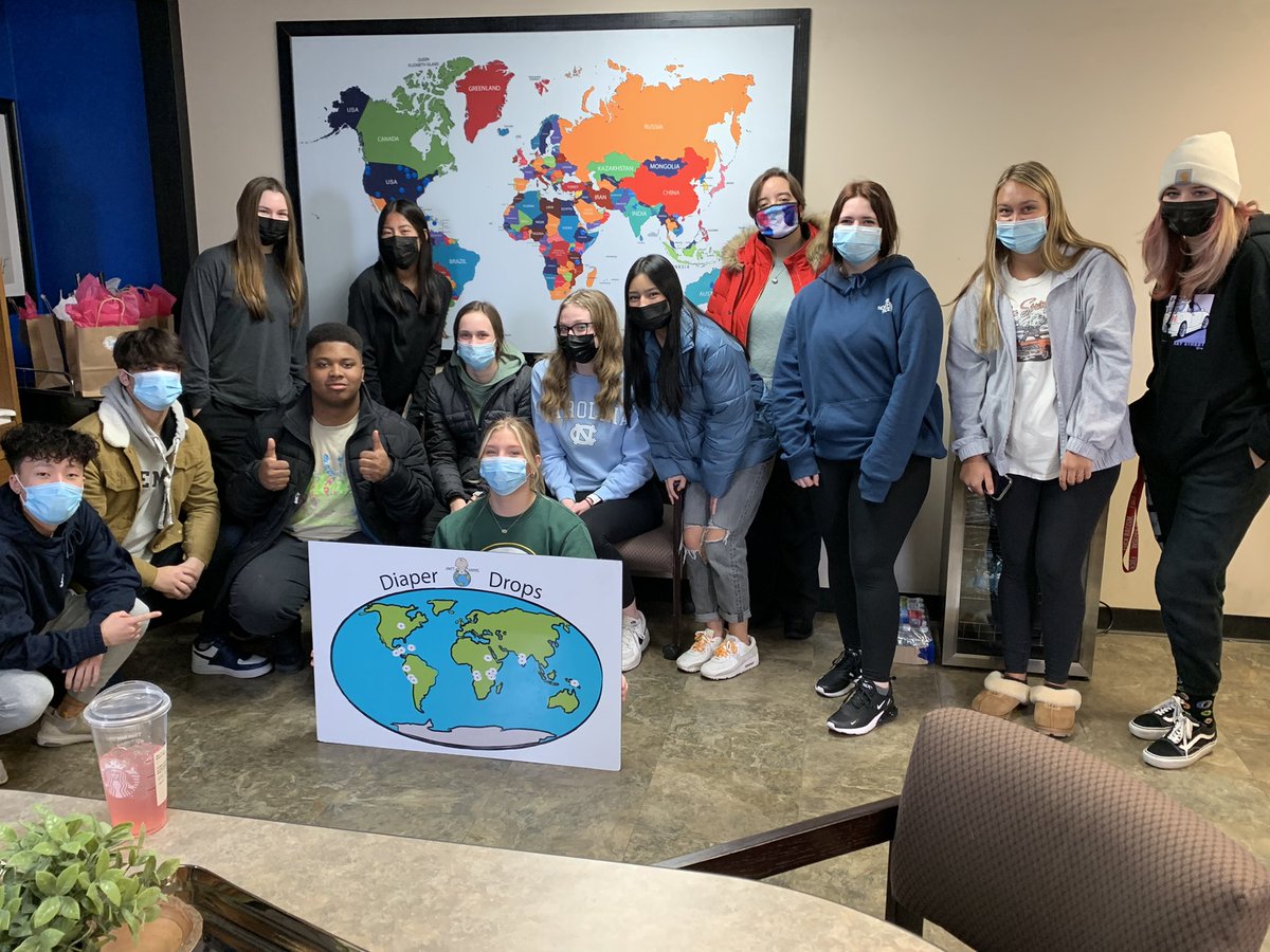 czellmo's tweet photo. Positive news alert 🚨 Proud of my @Khsmakers students for making a positive impact on their community by volunteering their time &amp; services to @jakesdiapers. Thank you for the opportunity! https://t.co/336apOXhYI