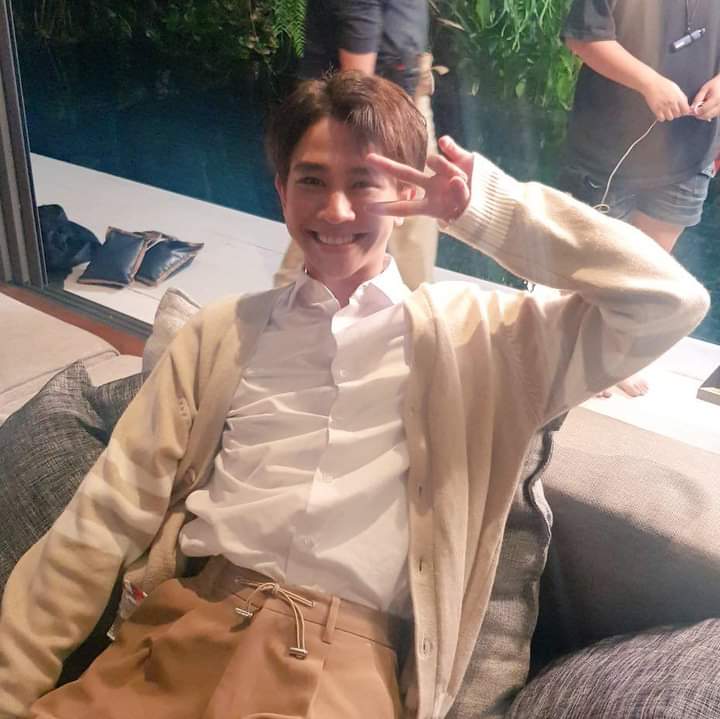 DeliciososBL's tweet photo. [📷IMÁGENES] #บวงสรวงclosefriend2

Nuevas imágenes de las grabaciones de la 2da temporada de #CloseFriendโคตรแฟน2, que será protagonizada por #KimCop (#kimmondj x #CopterPanuwat) y #OhmFluke (#OhmThitiwat x #Fluke_Natouch)

#DeliciOsosDelBL 🐼🏳️‍🌈🐻 https://t.co/M6aBHIYZg6