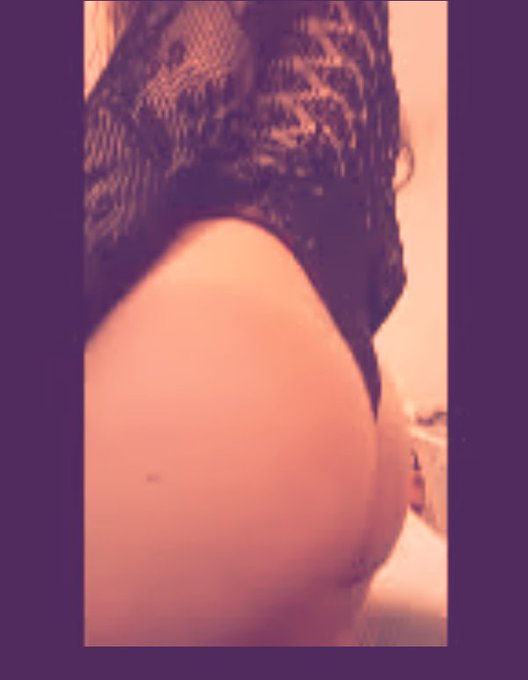 Happy Thong Thursday❤ https://t.co/s2iB0Lf4q0