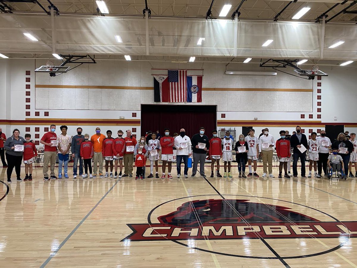LSR7HILLITS's tweet photo. Our @BCMSMustangs Boys dropped two tough ones vs solid PLMS teams tonight at Home, but, we couldn’t be more proud of how they recognized the AMAZING staff of #MustangNation for Staff Appreciation Night! That’s what it’s all about! #RallyUp #ContributionCountsBCMS https://t.co/hHlLhVAHRT
