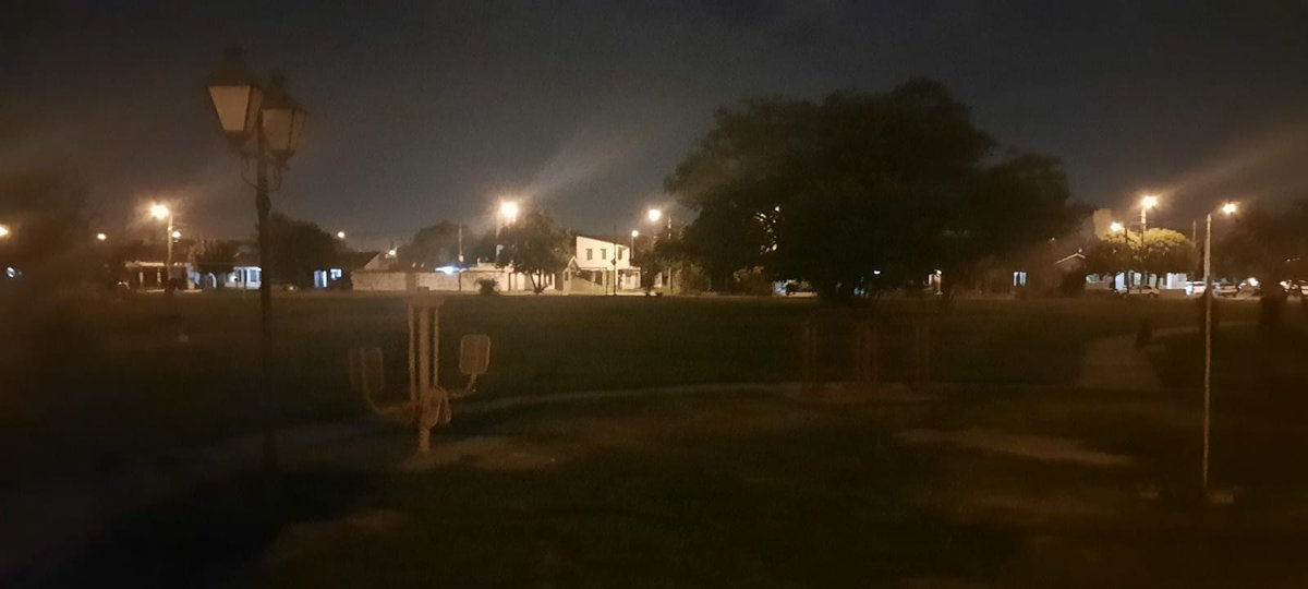 Pabllan's tweet photo. Varios días sin luz en el parque entre los barrios San Carlos y Los Lapachos. Una vergüenza pagar por un servicio inexistente @GobCiudadSalta @ConsumidorSa #Lusal @RadioSaltaAM840 @la10salta @QuePasaSalta @elexpresosalta https://t.co/GyGFohjJMq