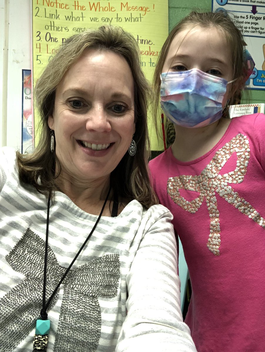 When your sweet second grade student notices you are twinning…❤️❤️❤️  They also noticed my “Cinderella” earrings!😆  Imagine what else these students notice!
#findingjoyinthelittlethings👏👏👏