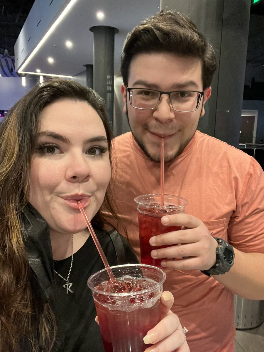 MirandaIsAriel's tweet photo. @ScreamMovies #seescream with my husband to be!!! Had to get the themed cocktail! @ScreamMovies @KristopherDuran https://t.co/8DHN4D6WrP