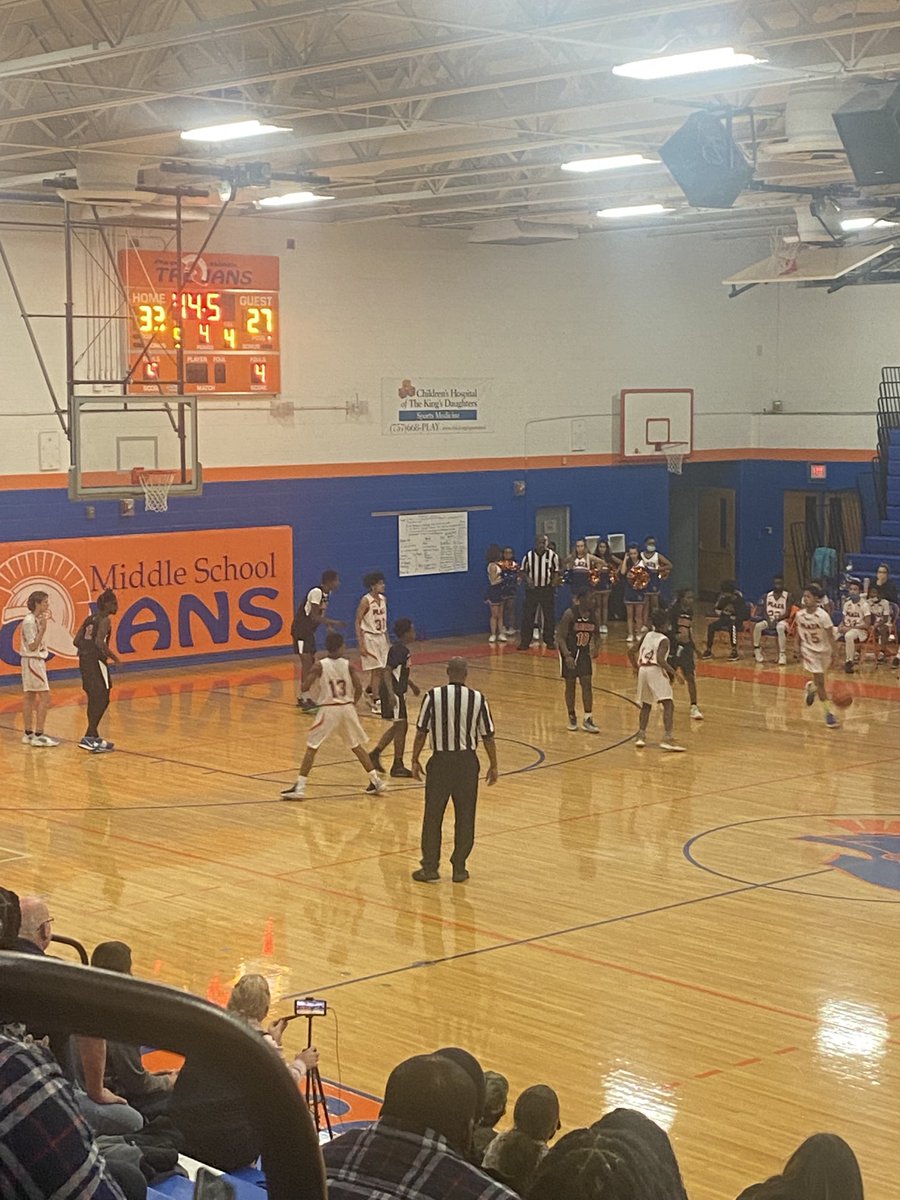 Ms_ValleVB's tweet photo. Andddd the boys rocked it as well!!! What an amazing game! Go Trojans! 33-27 #winningnight โฆ@plazamiddleโฉ https://t.co/j4QNG3EBAz