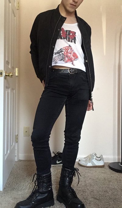 wtf I was hot in an edgy way 4 years ago https://t.co/YCypOsZCsW