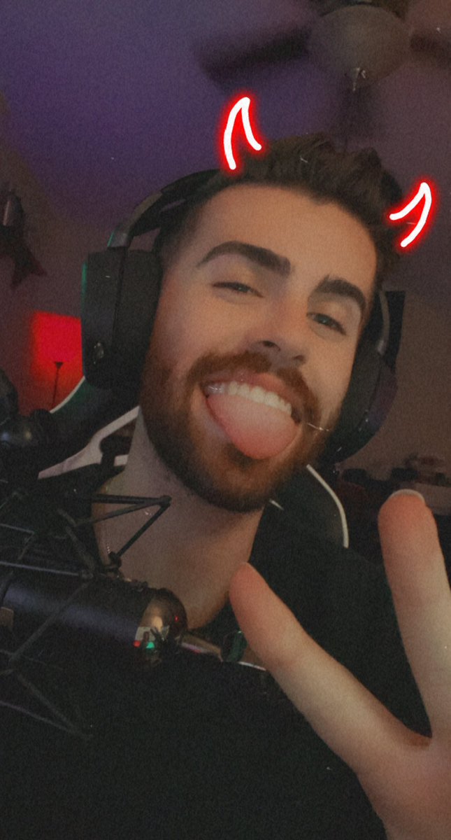 Come hang with me @pjzzapje and <a href="/TaryGodmother/">taryn✨️🌿</a> as we find our way through Apex University Year 3
twitch.tv/Foyager