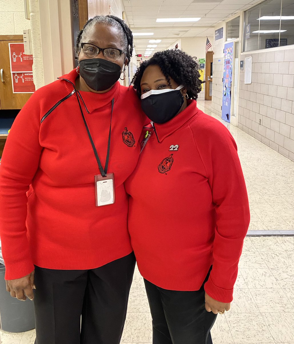 Students in her class noticed we were twins today. Happy Founders Day Sorors! #DeltaSigmaTheta #DST1913