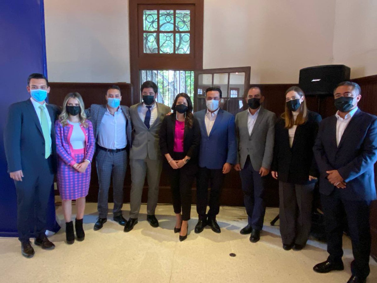 Saraaur's tweet photo. Instalación del Consejo Directivo del Instituto Municipal de la Juventud De Querétaro 🙌🏻 
Somos los jóvenes los  agentes de cambio que se necesita 🙌🏻 

#SeElCambioQueQuieresVer https://t.co/45vXL3qXYR