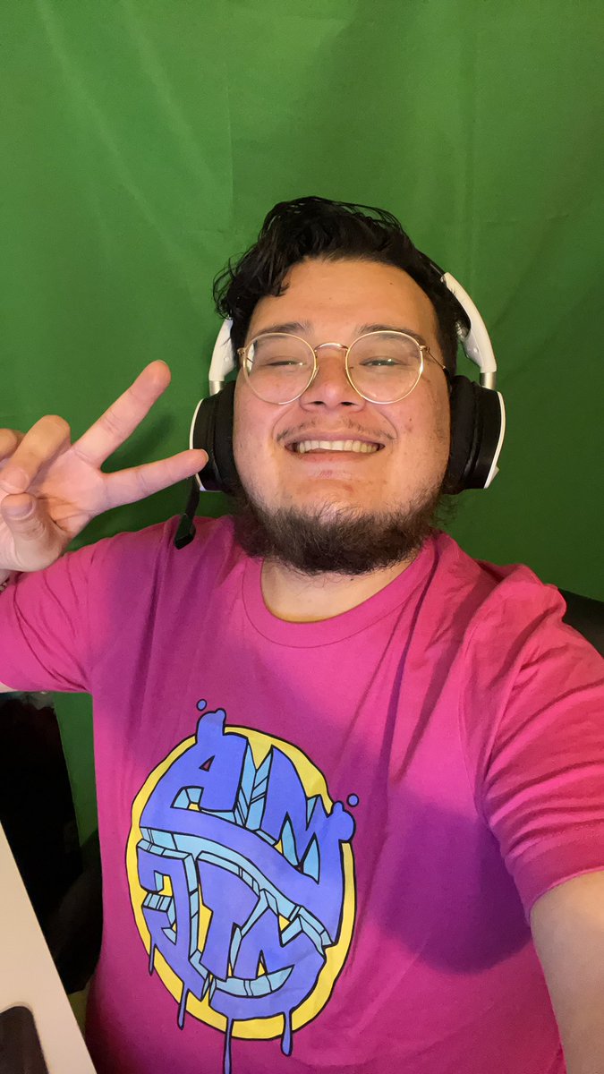_EsteVato's tweet photo. Going live with @EDS_MTG rocking my JUST ARRIVED @ModeratelyMtg merch☺️ #ModMerch
https://t.co/BxKhyrxFBH https://t.co/R6iKPYWJs3