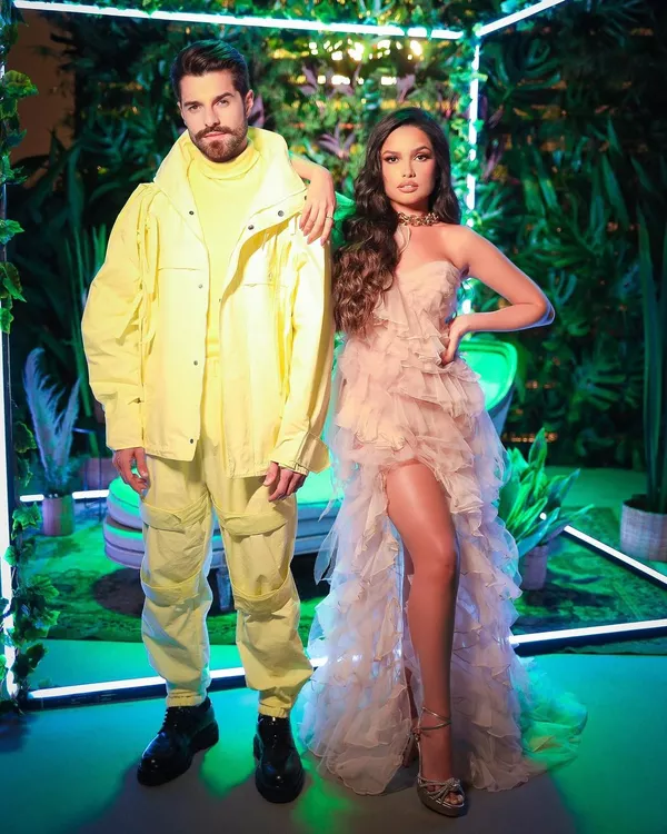 gshow's tweet photo. 🎶 @Juliete e @Alok posam para lançamento do feat 'Un Ratito' e web reage 👉 https://t.co/8bLkm3Cb8L | #Pop https://t.co/aNiqFPwaiF