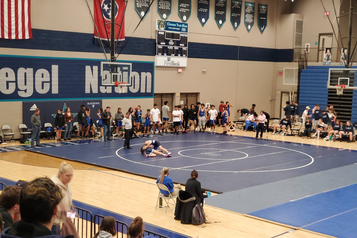 My first time watching a wrestling match and <a href="/LHSintheNews/">LaVergne High School</a> is keeping it exciting! So proud of these students &amp; the passion and effort they bring to the mat 💙🤍