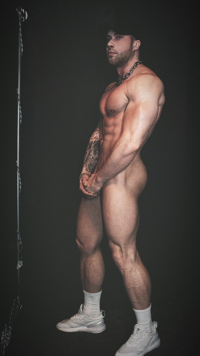 DommyDean's tweet photo. #gayass #gaymuscle #gaynaked #gaysex #hotdude #nakedmen #nakedmuscle https://t.co/gkHyyursLE