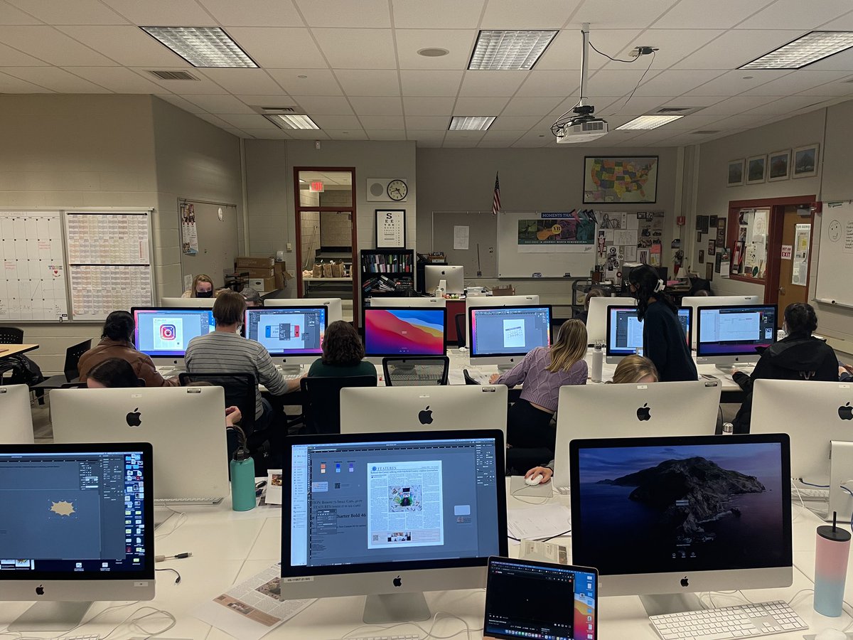 the final minutes of Late Night!!! #neweditionsoon <a href="/NCHSCourant/">NCHS Courant</a>