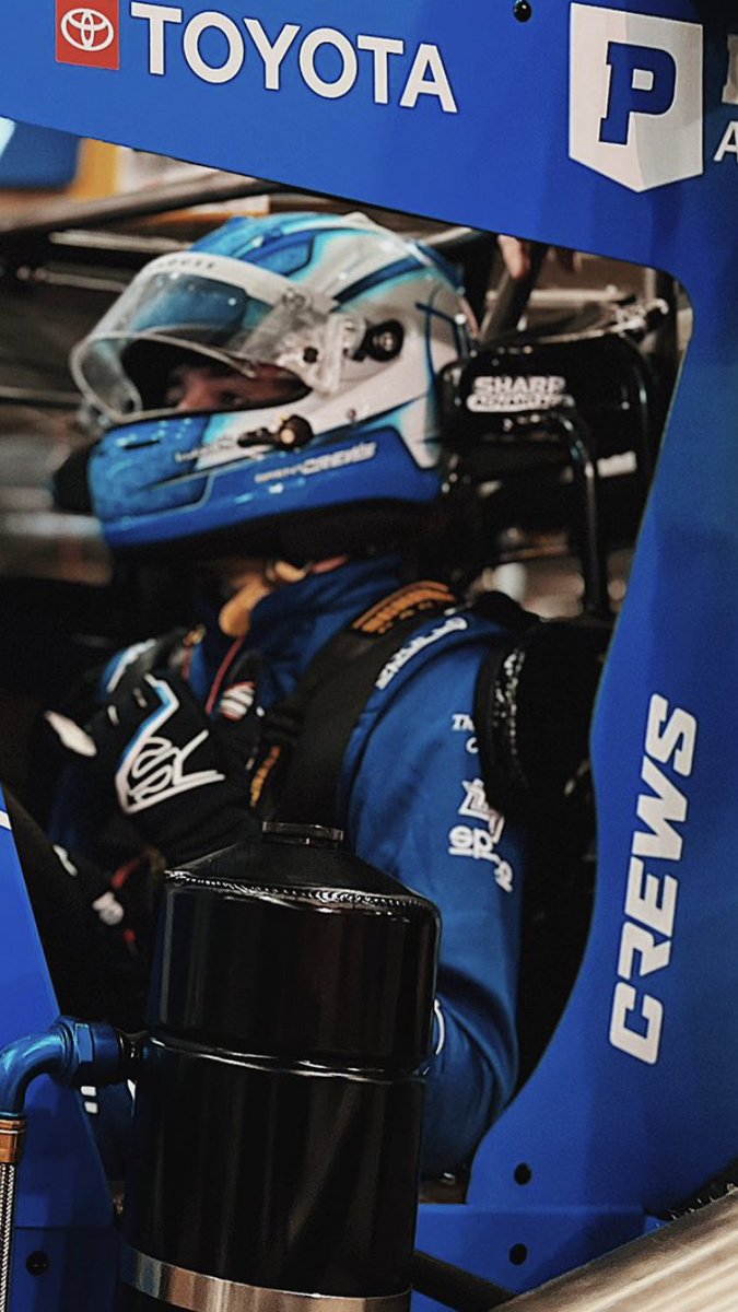 Sharp_Advantage's tweet photo. Sharp Advantage customer youngster @brentcrews ripping around at his first Chili Bowl. Thanks for supporting our brand.
#FloorIt #HeIsFast #SaferRacer #SendIt https://t.co/WGC1gO3UYC