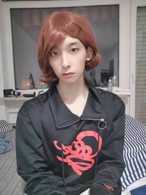 摆着一张臭脸拍照还是挺难的哈哈哈 （挠头） https://t.co/r4FO58sJqR<a href="/tag/cosplay"class="tags"><span>#cosplay</span></a><a href="/tag/%E4%BC%AA%E5%A8%98"class="tags"><span>#伪娘</span></a><a href="/tag/%E5%A5%B3%E8%A3%85"class="tags"><span>#女装</span></a>