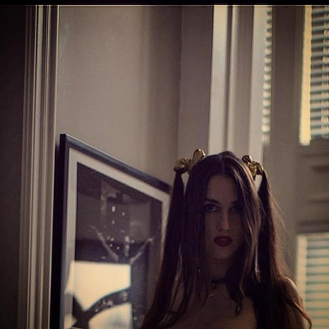 I kiss my enemies lips. With poisonous lips. J&rsquo;embrasse mes ennemis sur les l&egrave;vres. Avec tout le poison<a href="/tag/lips"class="tags"><span>#lips</span></a><a href="/tag/lipstick"class="tags"><span>#lipstick</span></a><a href="/tag/kiss"class="tags"><span>#kiss</span></a><a href="/tag/red"class="tags"><span>#red</span></a><a href="/tag/poetry"class="tags"><span>#poetry</span></a><a href="/tag/redlips"class="tags"><span>#redlips</span></a><a href="/tag/pigtails"class="tags"><span>#pigtails</span></a>