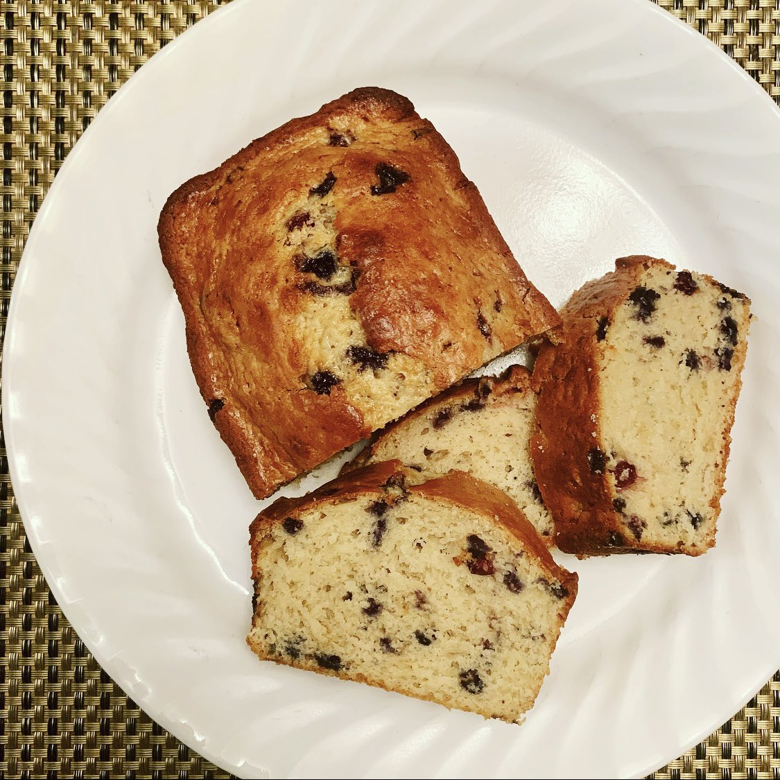 Blueberry pomegranate yogurt loaf 🫐