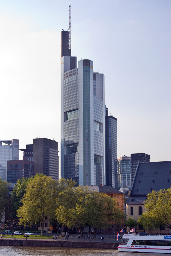 FramingTech's tweet image. “Aluminum building products are made from alloys that are weather-proof and corrosion-resistant, ensuring optimal performance over a very long lifetime. The Commerzbank Building in Frankfurt is clad in durable anodized #aluminum, lasting for decades.”
ow.ly/WzZn50HueBn